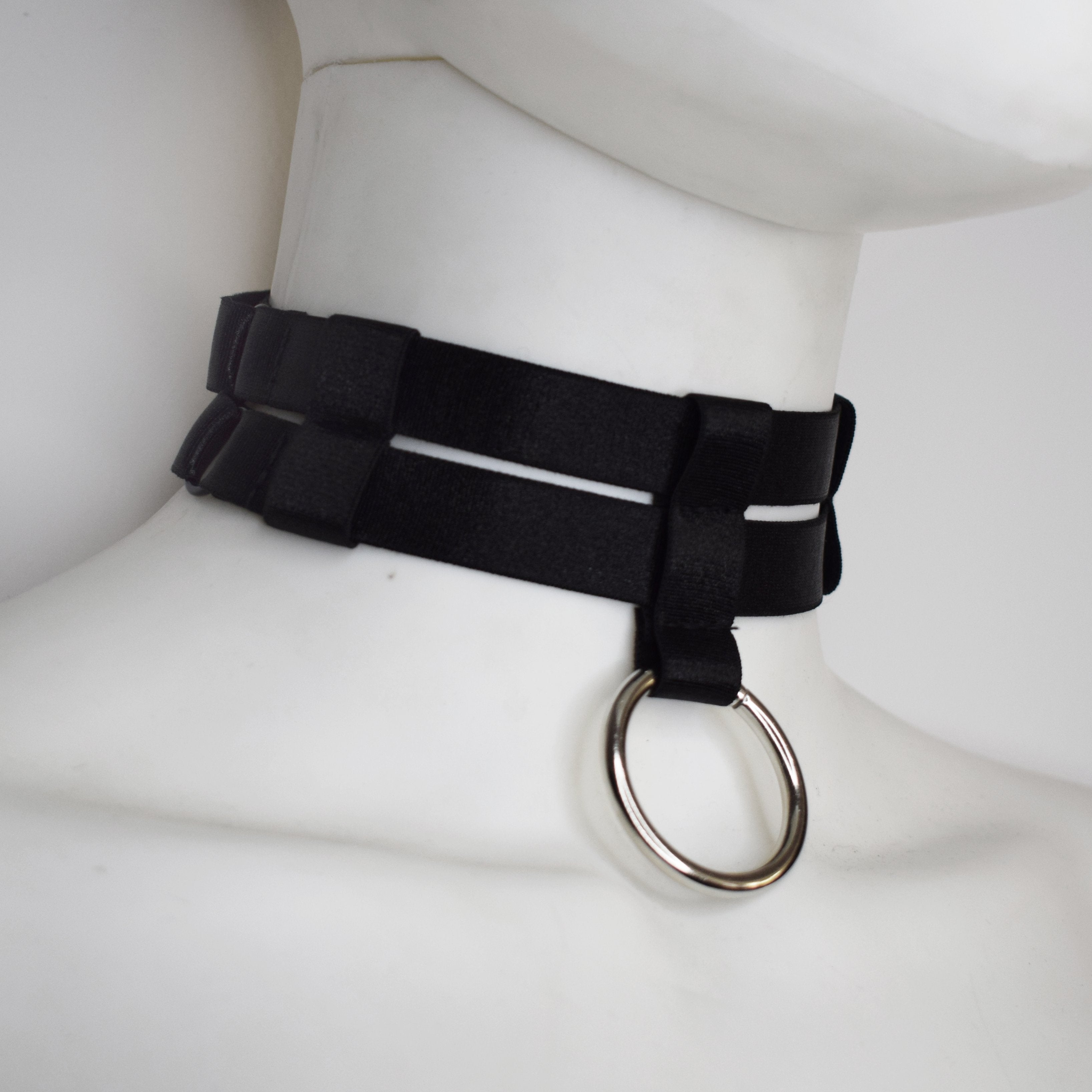 GRAVITON Czarny Elastyczny Gumowy Choker z O-ringiem