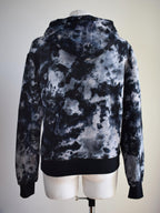 OUTLET Czarna bluza z kapturem bawełniana z efektem stone wash