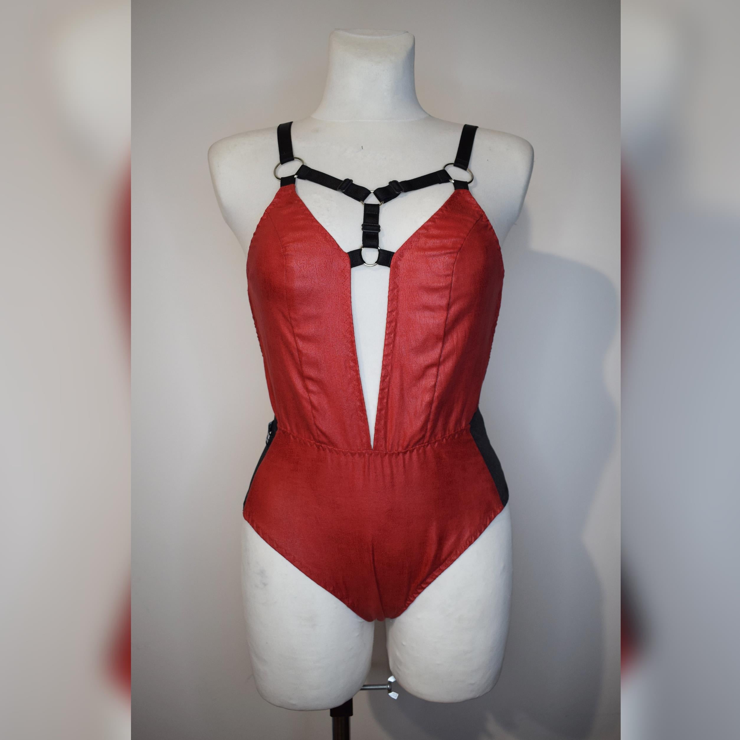 OUTLET Czerwone Body ze Sztucznej Skóry