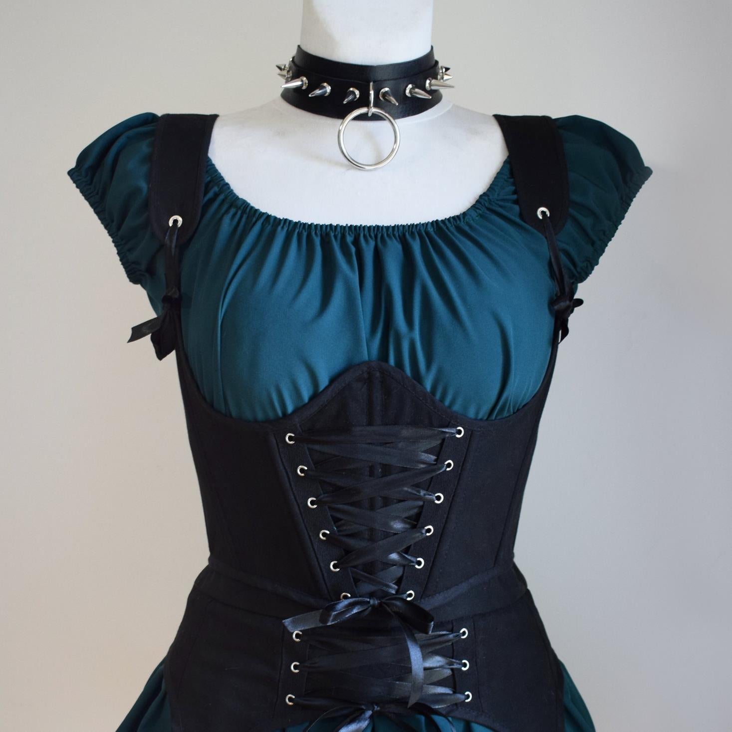 VIRGO Czarny Gorset Underbust Sznurowany z Ramiączkami