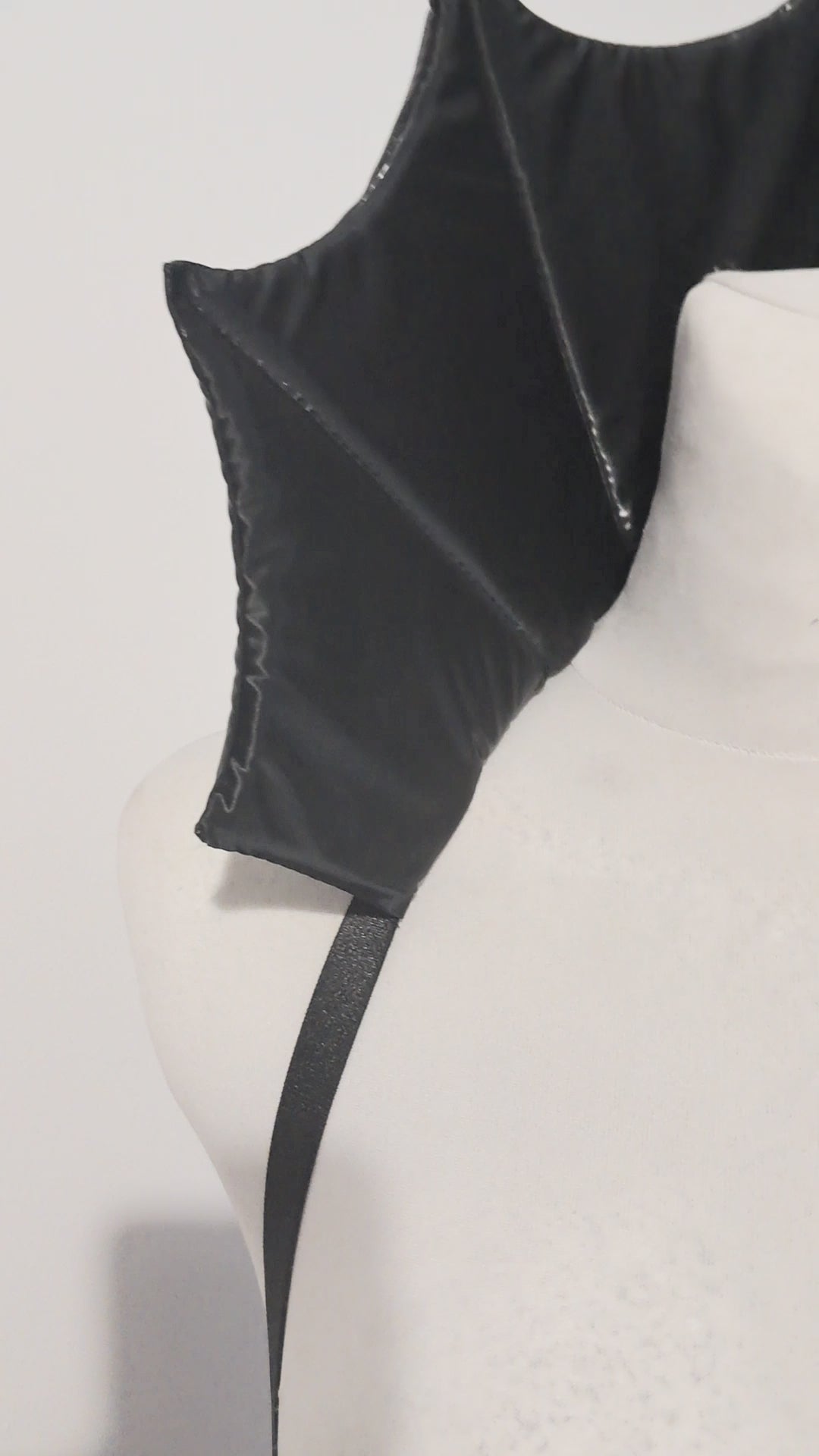 nephrite-vampire-collar-harness